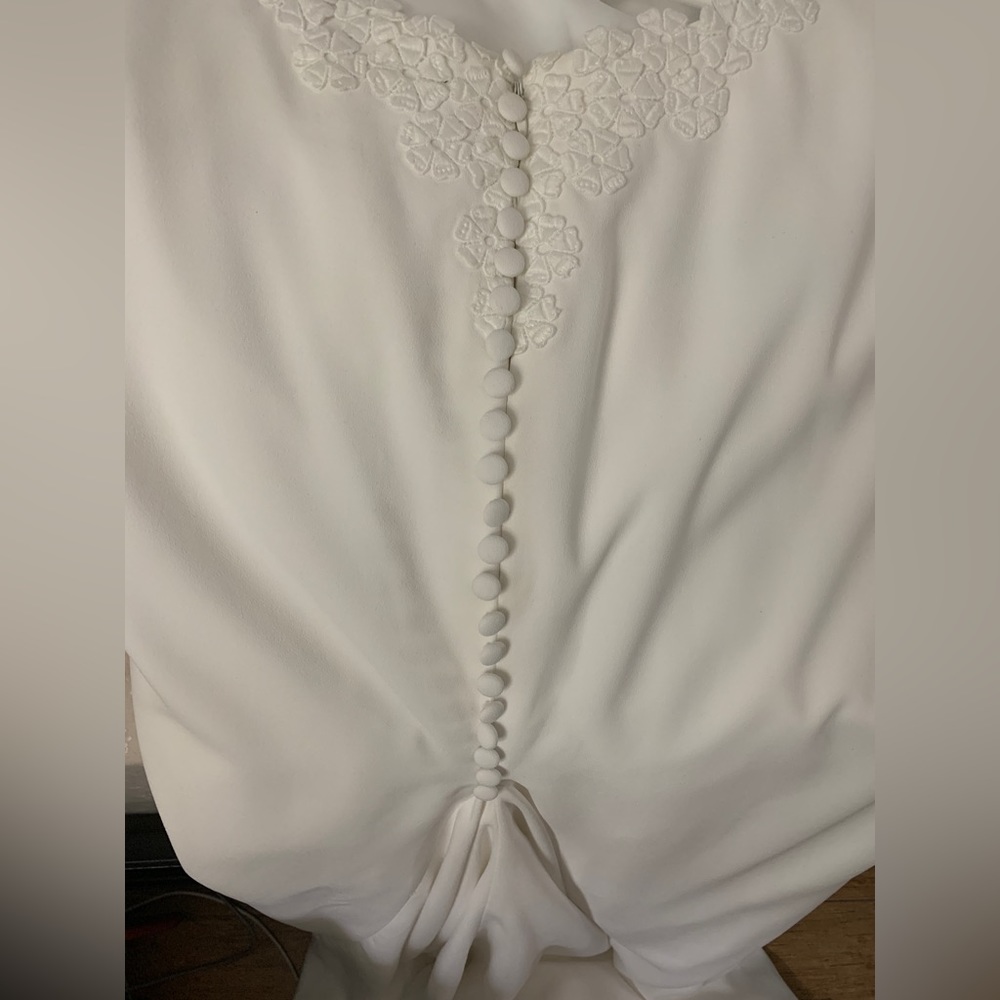 Pronovias Manon Wedding Dress Size 12 – Floral Back, V-Neck, Train - Picture 10 of 16